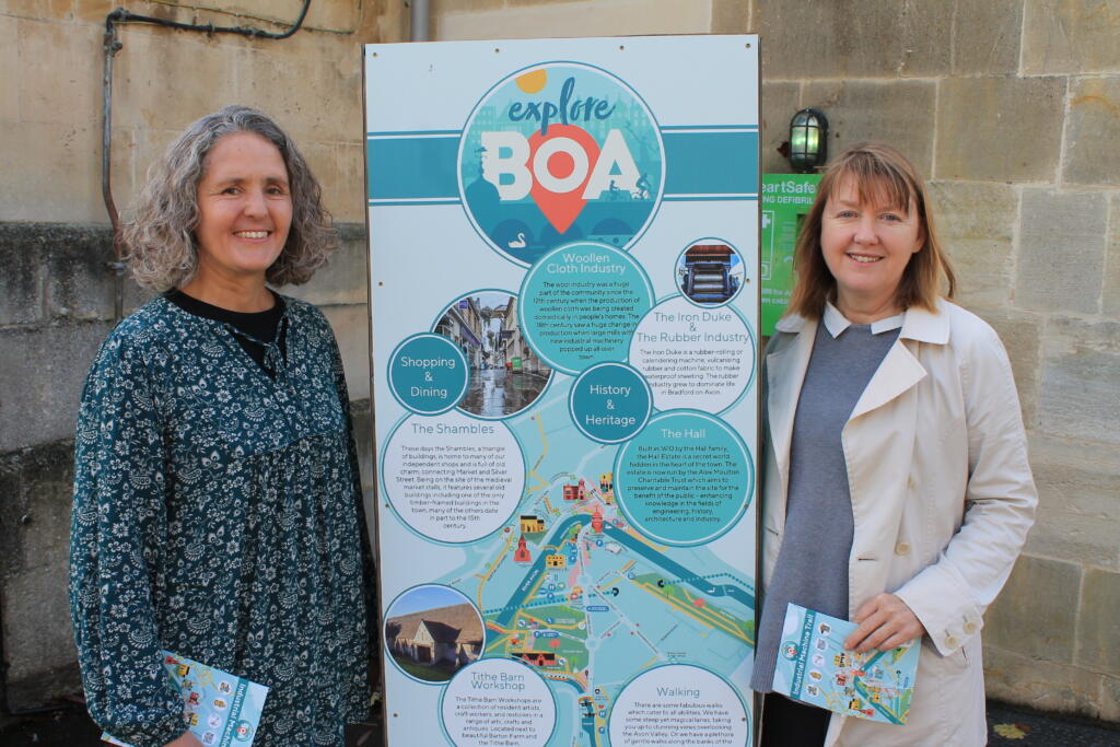 Mayor Cllr Katie Vigar and Cllr Sarah Gibson pose with new heritage trail map