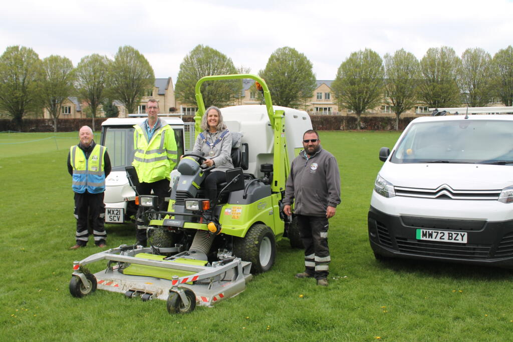 Mayor, Councillor Katie Vigar with Town Wardens and the new Grillo mower