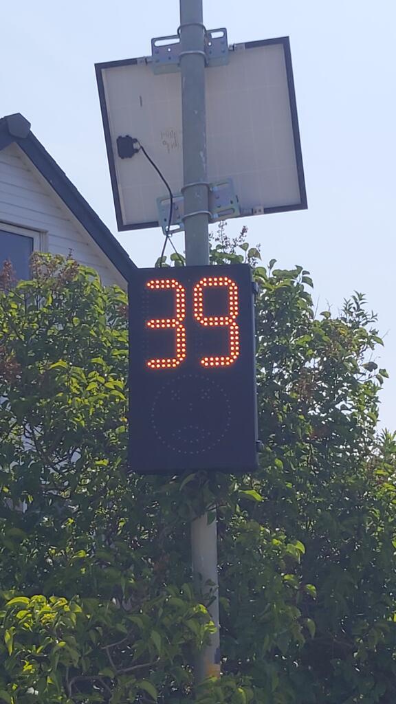 Speed Indicator Device (SID) on Winsley Road registering 39 miles per hour